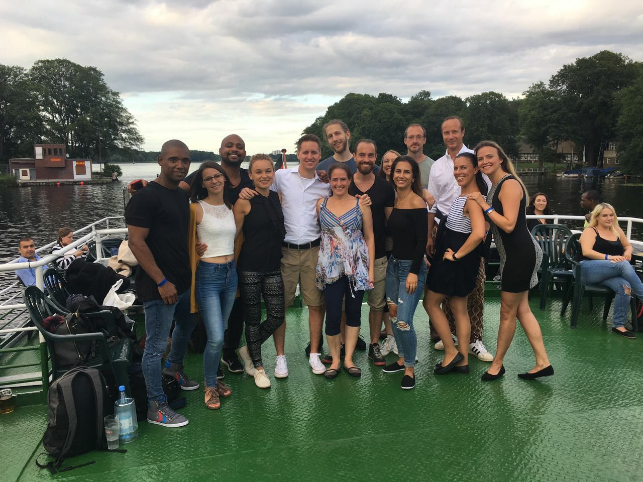 group picture of zouk berlin at Kizz me on the boat